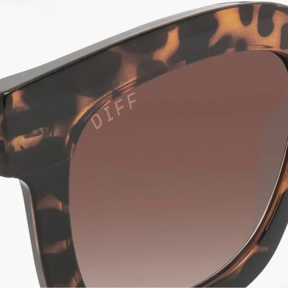 DIFF 56mm Makay Women's Tortoiseshell Square Sunglasses - Brown Gradient - Picture 4 of 5
